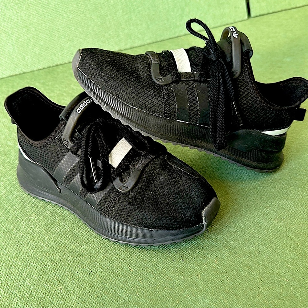 ADIDAS U-Path Run Sneakers, Men’s 5 (fits women’s 6.5-7)